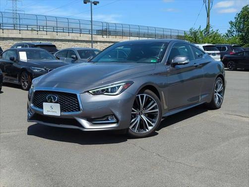 2022 INFINITI Q60 LUXE