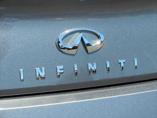 2022 INFINITI Q60 LUXE