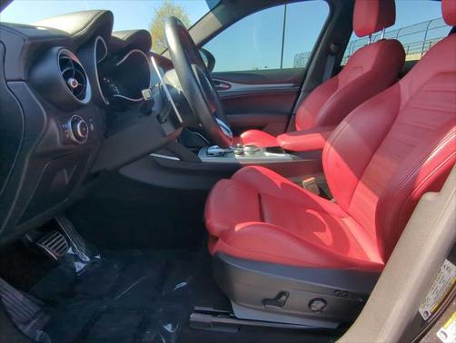 2022 Alfa Romeo Stelvio Veloce