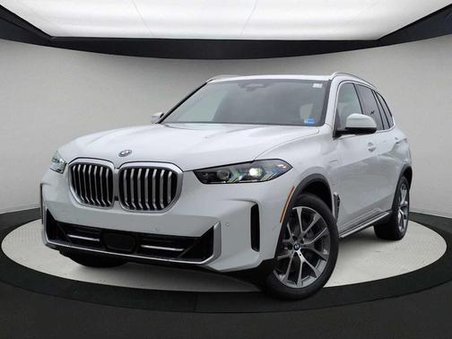 Alpine White 2026 BMW X5 PHEV xDrive50e