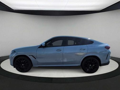 Gray Metallic 2024 BMW X6 xDrive40i