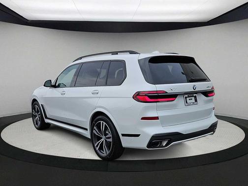 2026 BMW X6 M60i