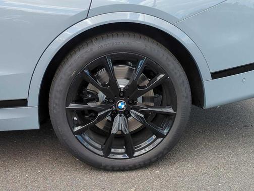 2026 BMW X7 M60i