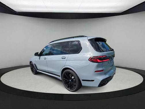 2026 BMW X7 M60i