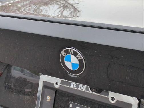 2025 BMW 330 i xDrive