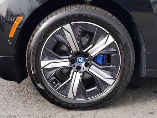 2025 BMW iX xDrive50