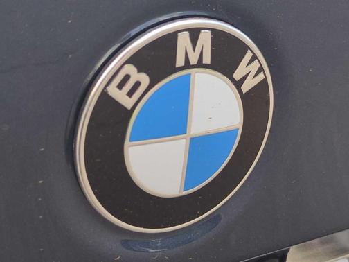 2025 BMW 330 i xDrive