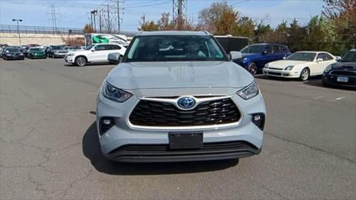 2023 Toyota Highlander Hybrid Bronze Edition