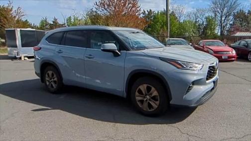 2023 Toyota Highlander Hybrid Bronze Edition