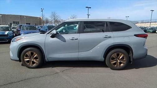 2023 Toyota Highlander Hybrid Bronze Edition
