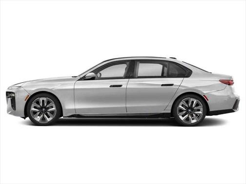 2025 BMW 740 i xDrive