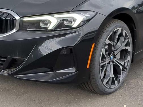 2025 BMW 330 i xDrive