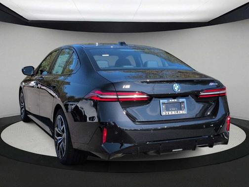 2025 BMW i5 M60