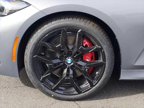 2025 BMW 330 i xDrive