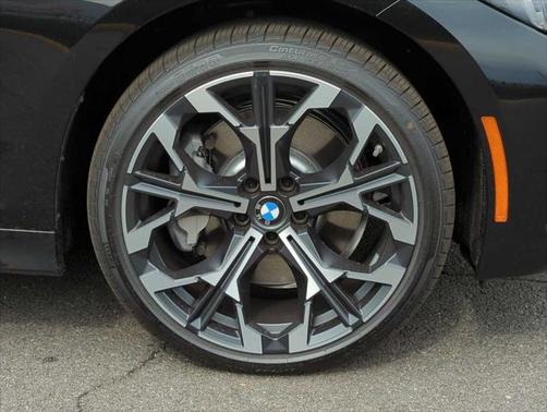 2025 BMW 330 i xDrive
