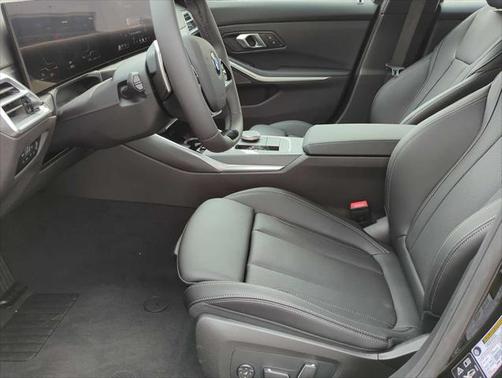 2025 BMW 330 i xDrive