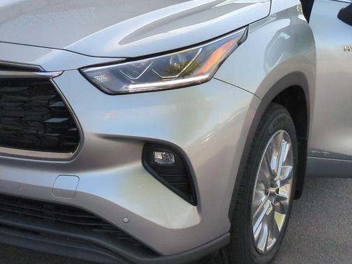 2021 Toyota Highlander Hybrid Limited