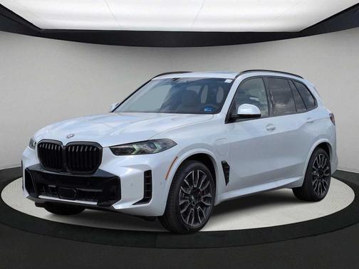 Mineral White Metallic 2026 BMW X5 PHEV xDrive50e