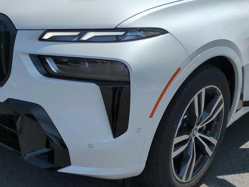 2026 BMW X7 M60i