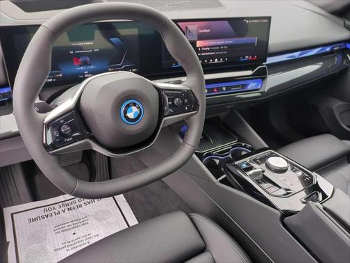 2025 BMW i5 xDrive40