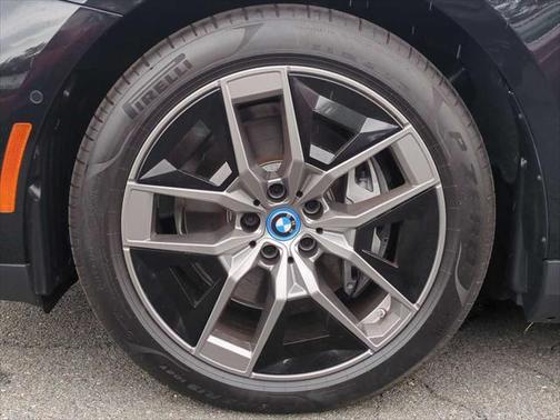 2025 BMW i5 xDrive40