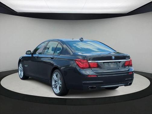 2015 BMW 750 i