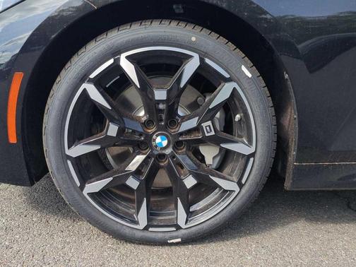 2025 BMW 330 i xDrive