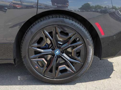 2023 BMW iX M60