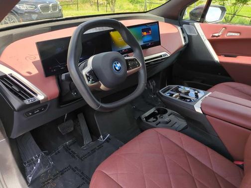 2023 BMW iX M60