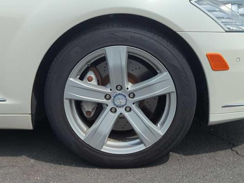 2010 Mercedes-Benz S-Class S 550 4MATIC