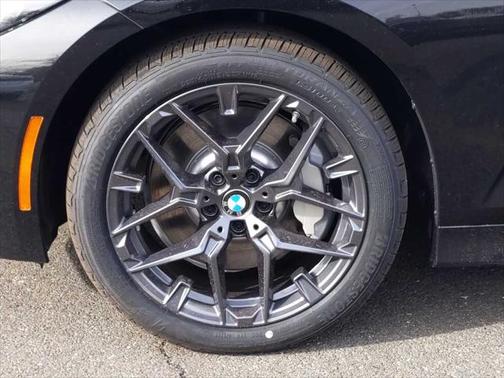 2025 BMW 330 i xDrive