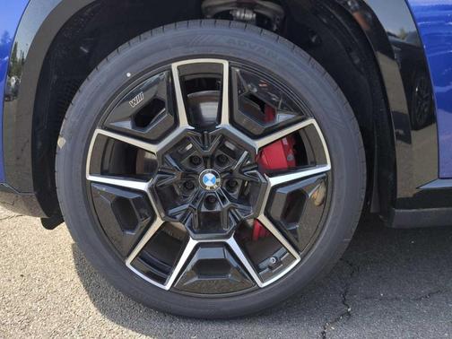 2025 BMW XM Base