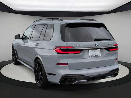 2025 BMW X7 M60i