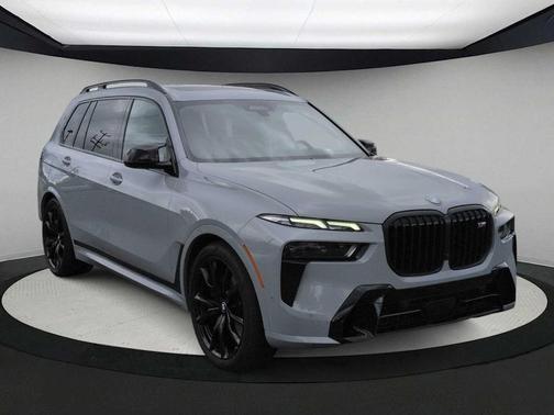 2025 BMW X7 M60i