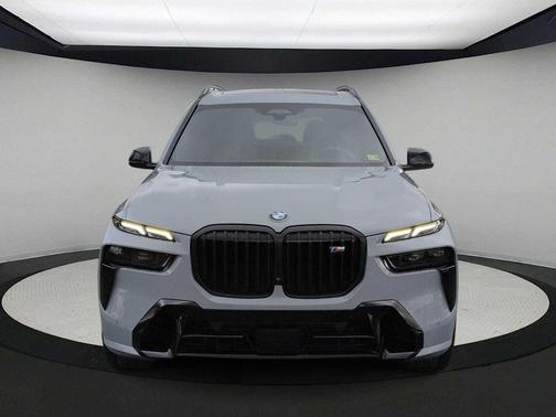 2025 BMW X7 M60i