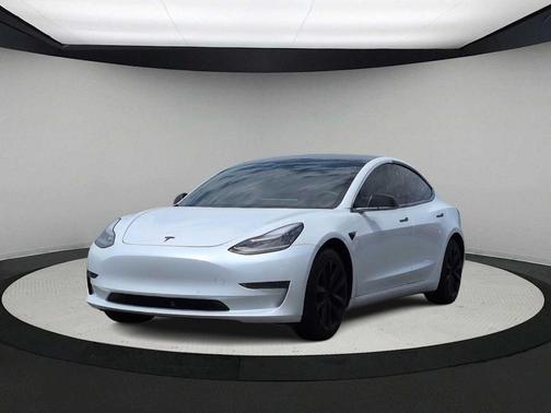 White 2019 Tesla Model 3 Standard Range Plus