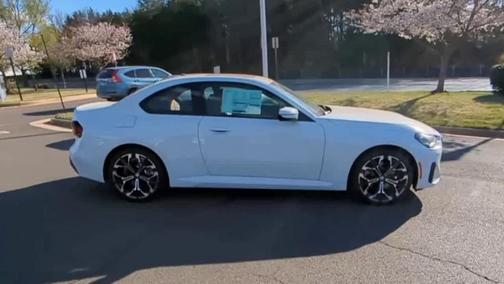 2025 BMW 230 i xDrive