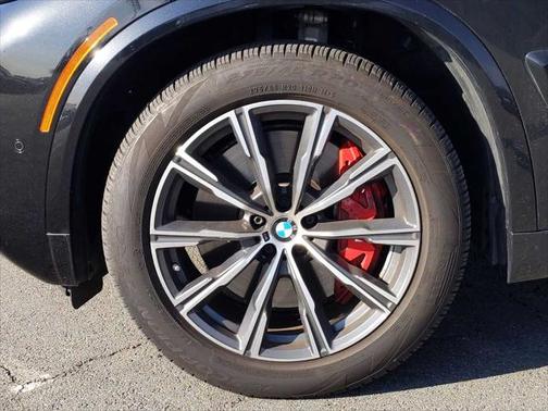 2024 BMW X5 M60i