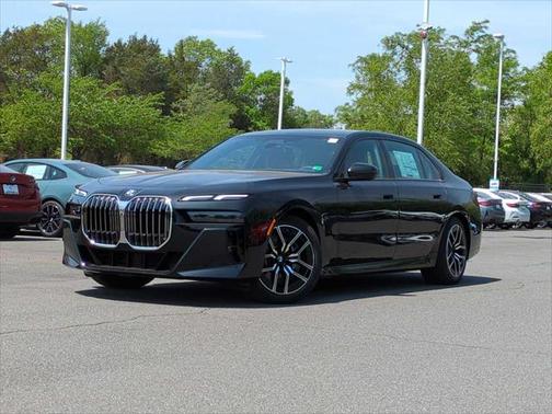 2025 BMW 760 760i xDrive