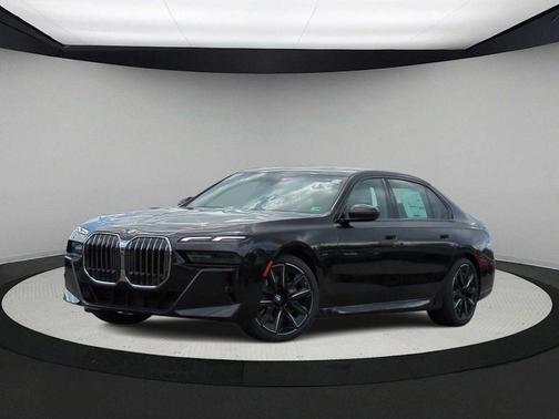 2025 BMW 740 i xDrive