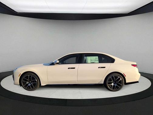 2026 BMW 740 i xDrive