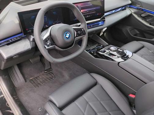 2025 BMW i5 xDrive40