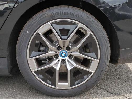 2025 BMW i5 xDrive40