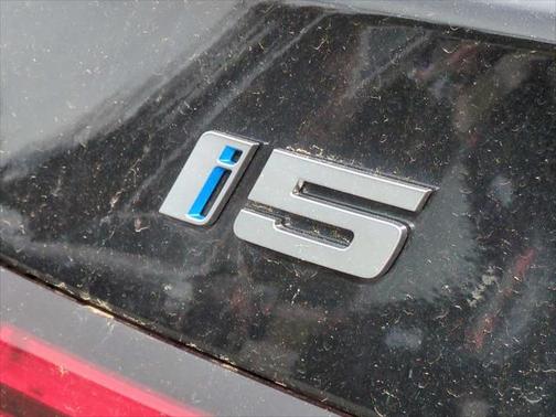 2025 BMW i5 xDrive40