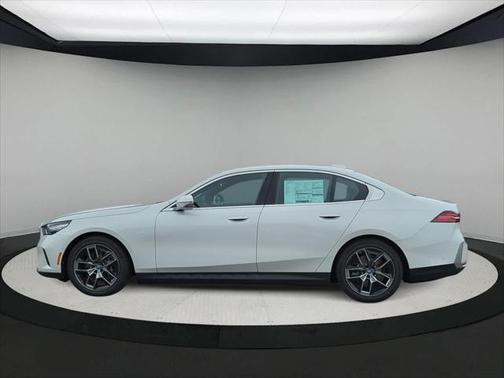 2025 BMW i5 xDrive40
