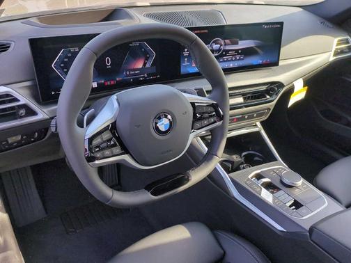 2025 BMW 330 i xDrive