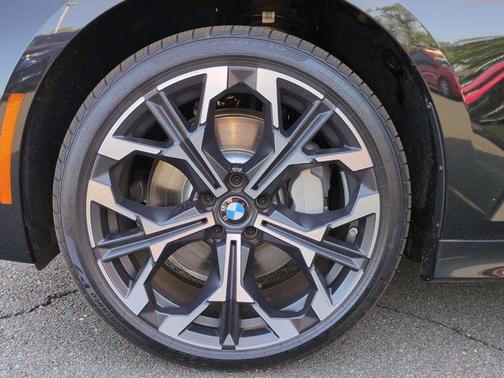 2025 BMW 330 i xDrive