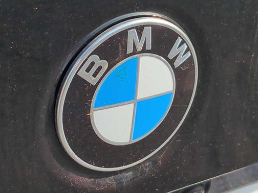 2025 BMW 330 i xDrive