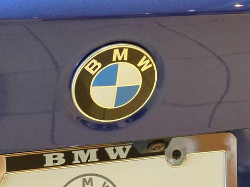 2025 BMW 330 i xDrive