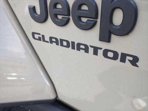 2022 Jeep Gladiator Sport